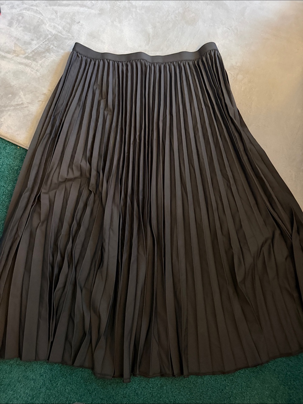 Women's Black Pleated Midi Skirt